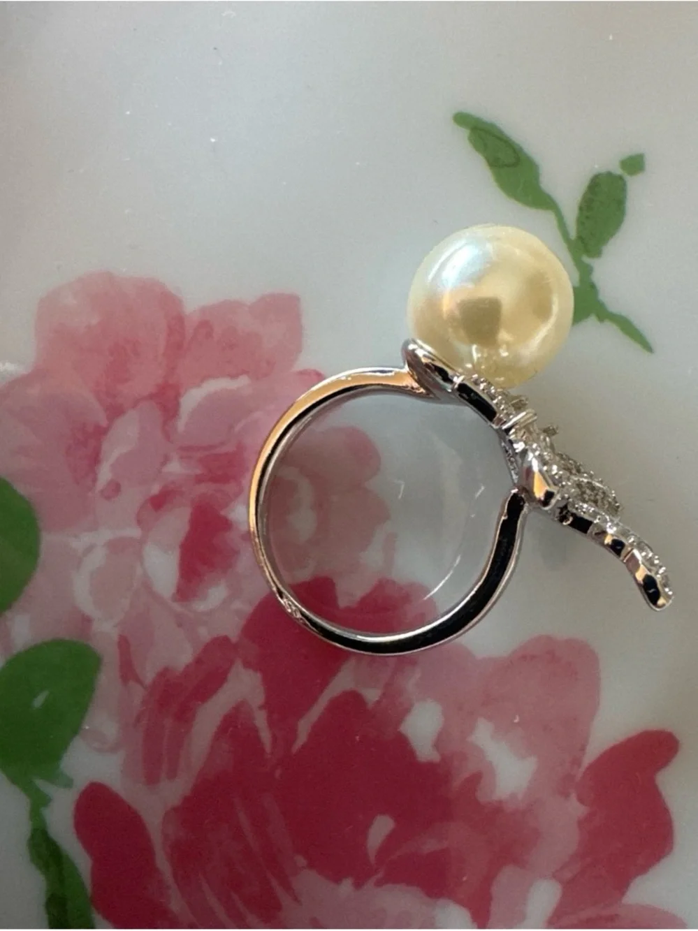 Silver Floral Pearl Ring with Cream Pearl Accent 7.5/8